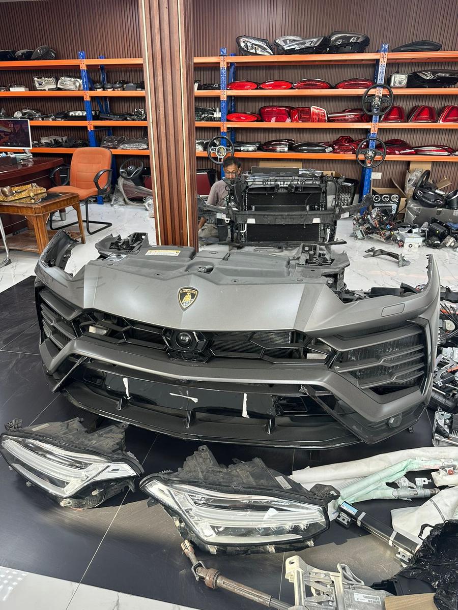 Разбор Lamborghini Urus — оригинальные детали